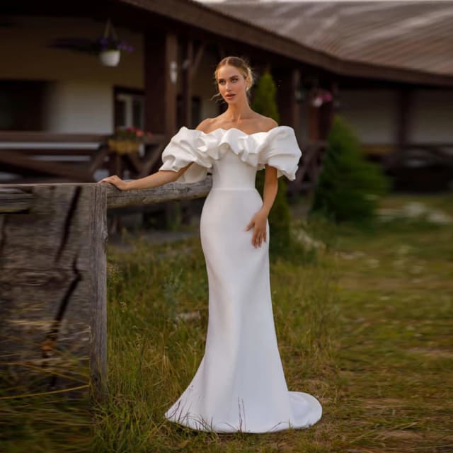 Elegancka satynowa suknia ślubna syrenka z falbankami na ramiączkach z krótkim rękawem Biała suknia ślubna dla kobiet Nowoczesna suknia ślubna na zamówienie