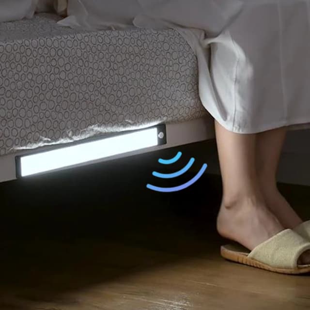 Lampka nocna LED z czujnikiem ruchu Bezprzewodowa lampka podszafkowa USB do szafki kuchennej Sypialnia Szafa z czujnikiem Oświetlenie wewnętrzne