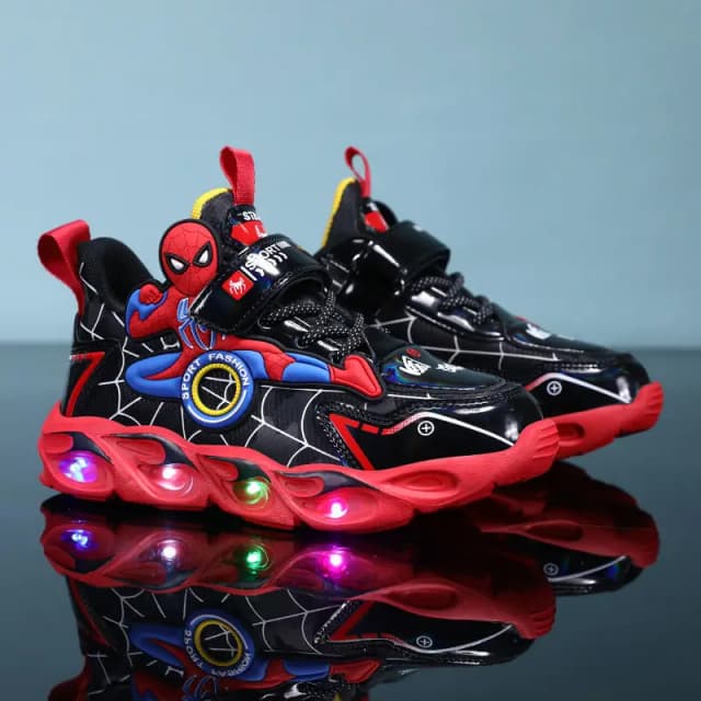 Disney Boys Shoes LED Lights Cartoon Jesienne dziecięce buty sportowe Skórzane antypoślizgowe dziecięce buty do biegania Sneaker Rozmiar 25-35